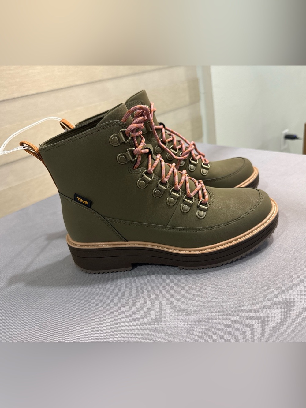 Teva Women’s Green Ankle Lace-Up Boots Round Toe Reconstituted Leather US 8 M